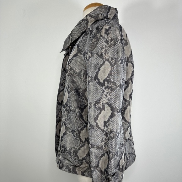 St John Jacket Women's Sz M Yellow Label Windbreaker Lightweight Snake Print Zip - Picture 7 of 14
